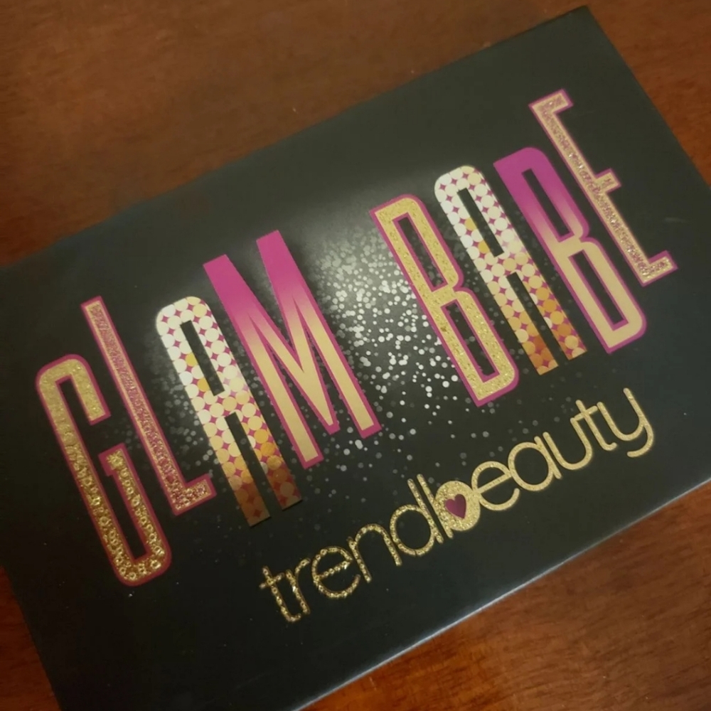 Trend Beauty Glam Babe